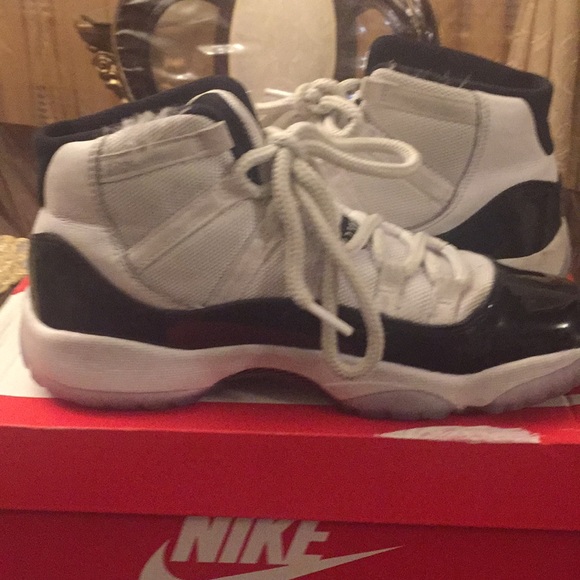 Sneakers - Picture 2 of 2